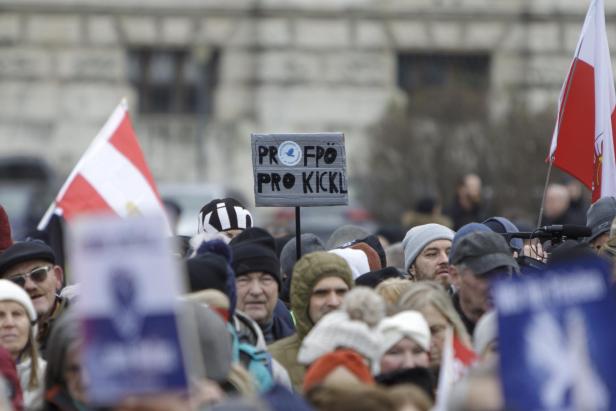 DEMONSTRATION FAIRDENKEN "FÜR UNSER ÖSTERREICH - NEIN ZUR ZUCKERL-KOALITION!!!"