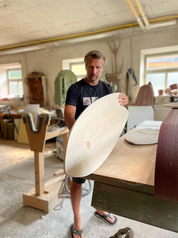 Ein Anwendungsbeispiel für Paulownia-Holz: Kerne für Surfboards
