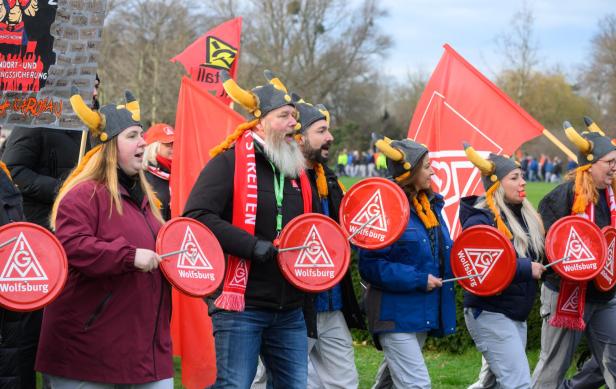 Nationwide warning strikes in Germany over Volkswagen's plans to close three factories