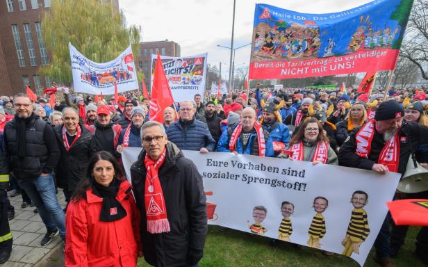 Nationwide warning strikes in Germany over Volkswagen's plans to close three factories