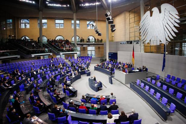 Scholz stellt Vertrauensfrage: In einer Reihe mit Brandt, Schmidt, Kohl und Schröder