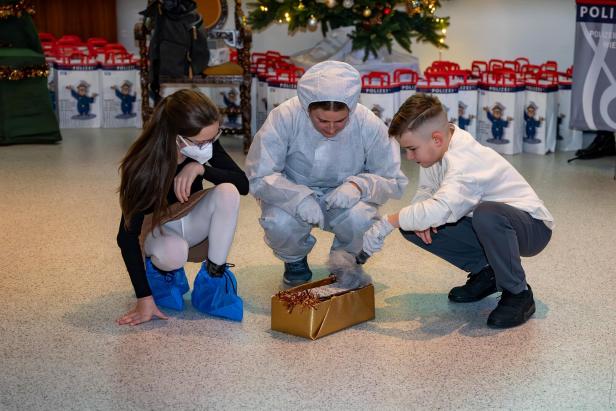 Weihnachtsaktion: Wiener Polizeidirektion unterstützt SOS-Kinderdorf