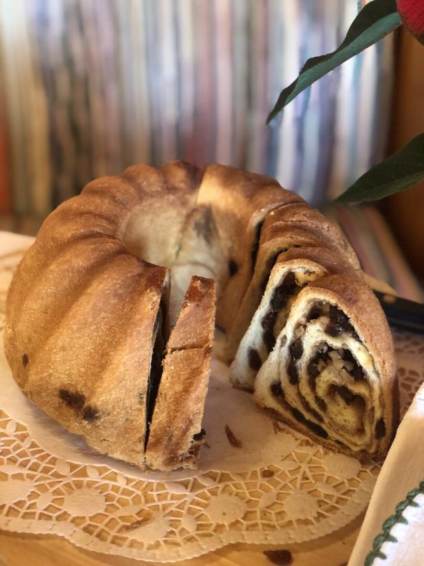 Bauernhofurlaub in der Weihnachtsbäckerei und: Wie das beste Kärntner Apfelbrot gelingt