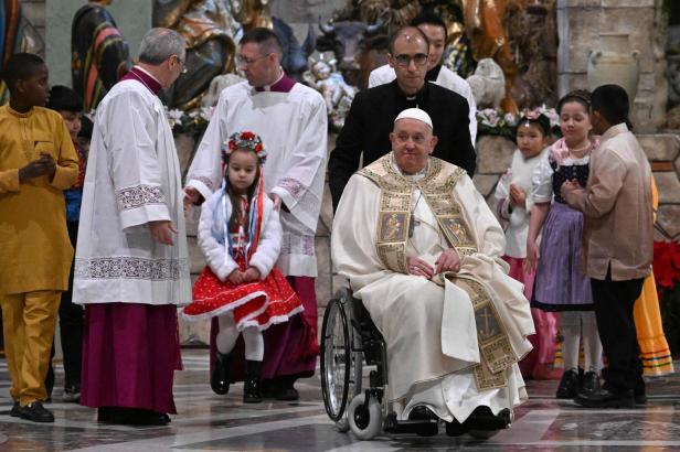 Papst Franziskus eröffnete bei Christmette Heiliges Jahr