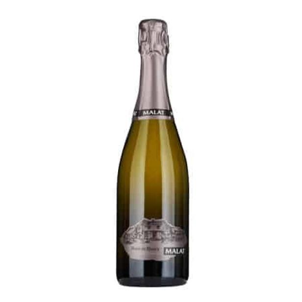 Eine Flasche „Malat Blanc de Blancs - Große Reserve“ Sekt.