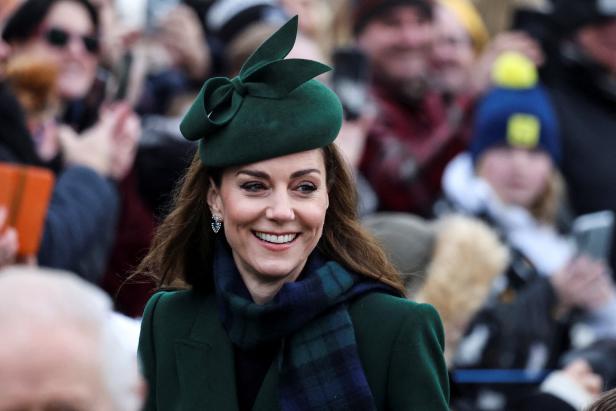 Prinz William half Kate in "Moment der Besorgnis" bei Weihnachtsrundgang