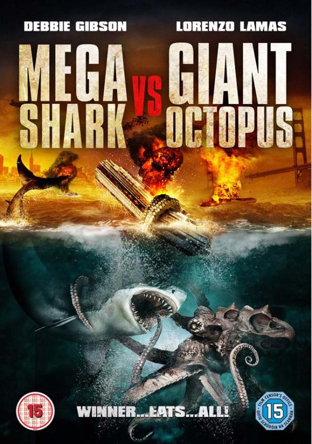 Das Filmplakat für „Mega Shark vs. Giant Octopus“ mit Debbie Gibson und Lorenzo Lamas zeigt einen Kampf zwischen Hai und Oktopus.