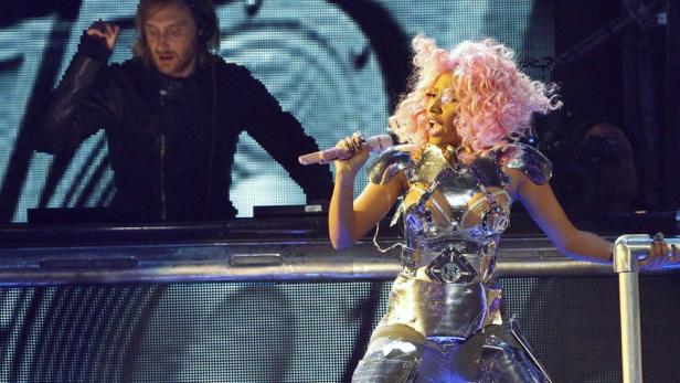 AMAs: Adele und Swift räumen ab, The Hoff tanzt