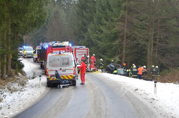 Autounfall im Raum Thaya: Baby (7 Monate) leicht verletzt