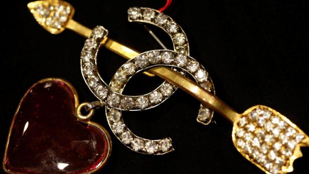 Hunderte Chanel-Stücke in Paris versteigert