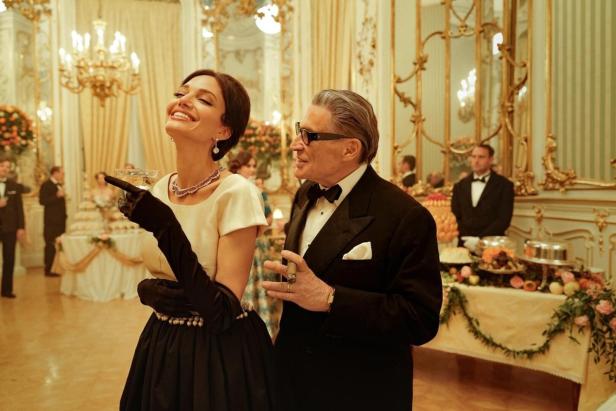 Angelina Jolie und John Malkovich in dem Film „Salt“ auf einer Gala.