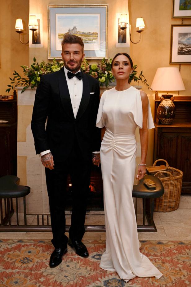David und Victoria Beckham im eleganten Schwarz-Weiß-Look David und Victoria Beckham im eleganten Schwarz-Weiß-Look