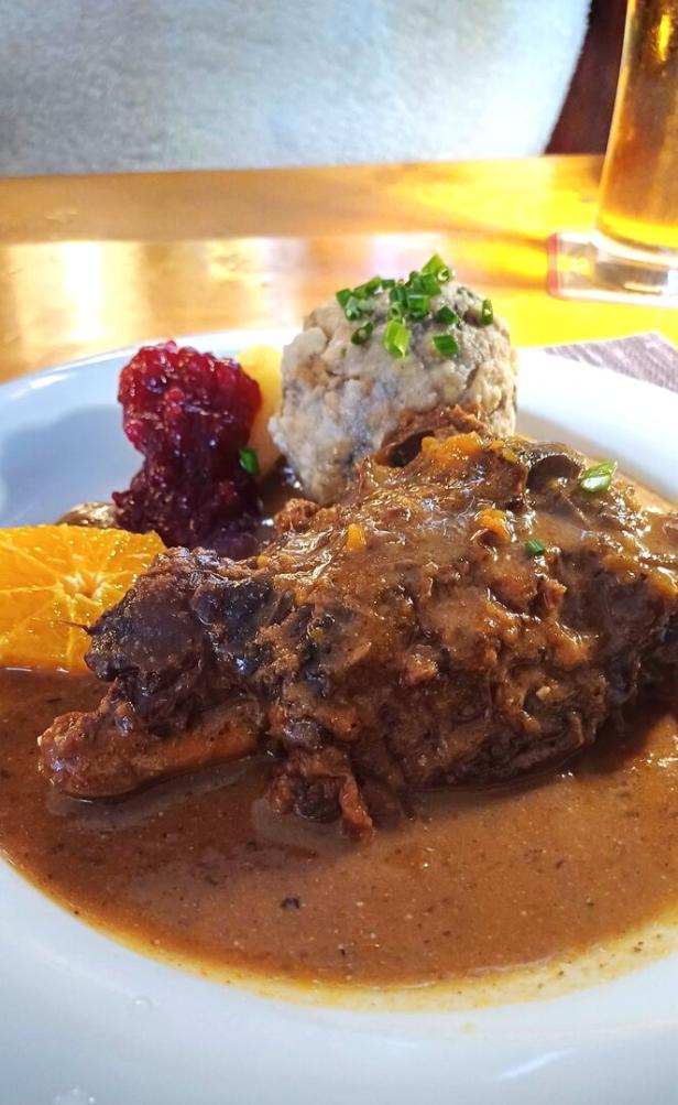 Zu Gast im "s‘Eckbeisl": Vom verrauchten Trinkertreff zum tadellosen Wirtshaus