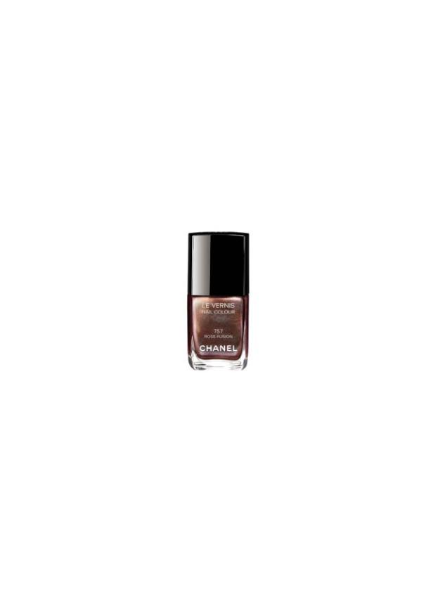Eine Flasche Chanel Nagellack, Farbe 757 Rose Fusion.