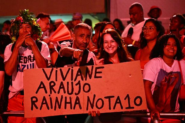 Karneval in Rio: Verdrängt der Kommerz die Samba-"Königinnen"?