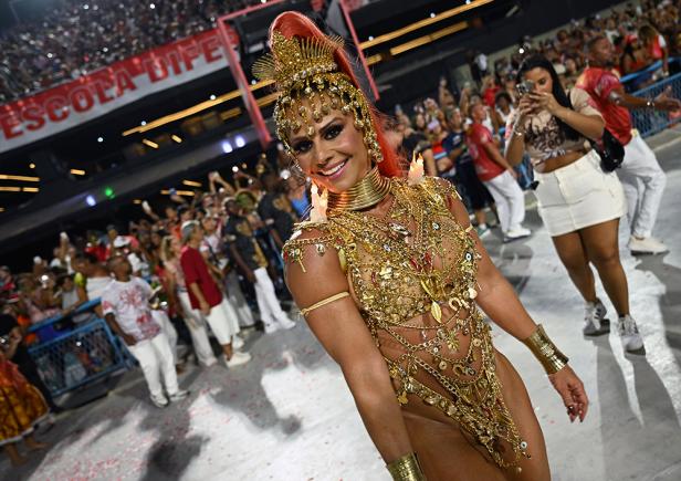 Karneval in Rio: Verdrängt der Kommerz die Samba-"Königinnen"?