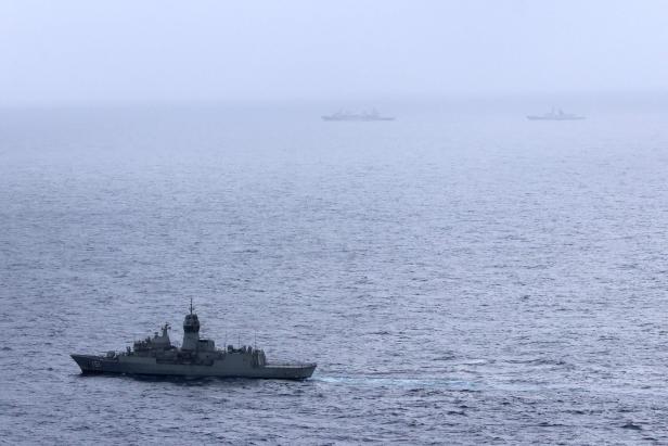 Chinas Marine stört Australiens Flugverkehr