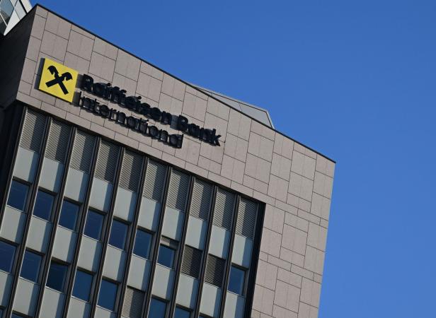 ++ THEMENBILD ++ RAIFFEISEN BANK INTERNATIONAL (RBI) / BANKEN / BANKENABGABE Raiffeisen Landesbank NÖ-Wien erreicht "normale Flughöhe"