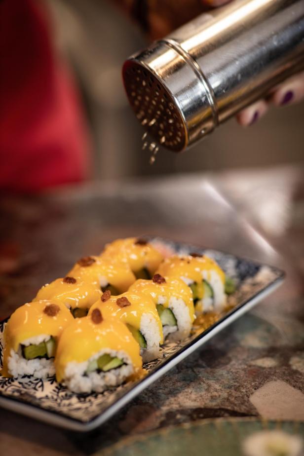 „Schlagerkochbuch: Claudia Jung kocht Mango Rolls“.