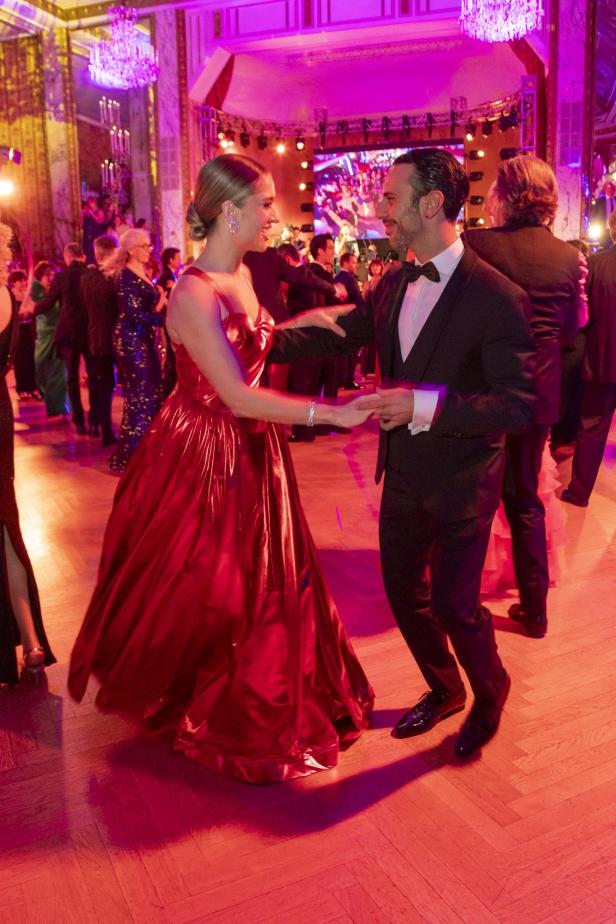 "Dancing Stars" und "Goldene Locken" bei der Ballnacht der Friseure