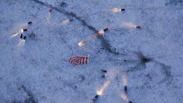 Sojus: Weiche Landung in eisiger Steppe