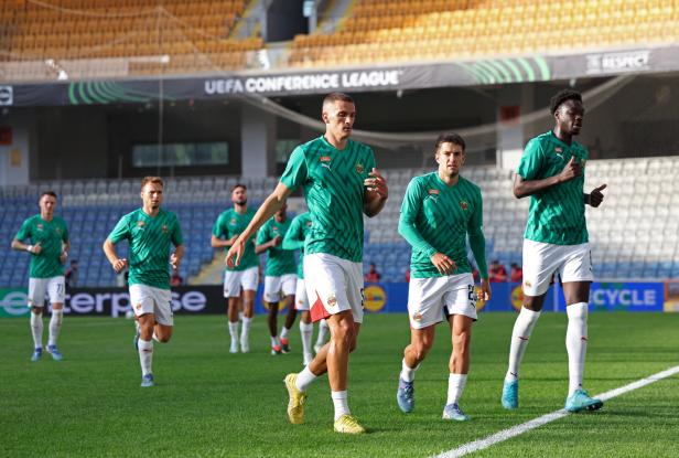 Europa Conference League - Istanbul Basaksehir v Rapid Vienna "In 100 Jahren keine Rote" - VAR widerspricht Rapid-Trainer Klauß