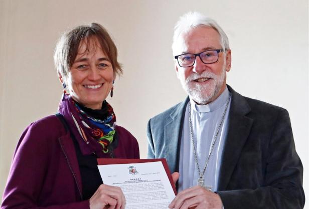Frau in der Kirche: Von der Weihe weiterhin meilenweit entfernt