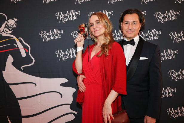 Nach Opernball: Simone Lugner tanzt auf der Rudolfina Redoute