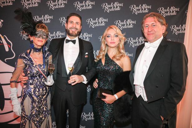 Nach Opernball: Simone Lugner tanzt auf der Rudolfina Redoute