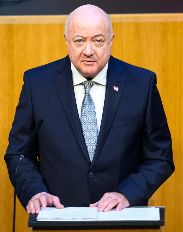 NATIONALRAT-SONDERSITZUNG MIT REGIERUNGSERKLÄRUNG: STOCKER Bundeskanzler erkrankt: Stocker muss sich nach Regierungserklärung auskurieren