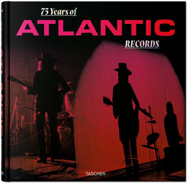 Das Buch „75 Years of Atlantic Records“ von Taschen mit einer Konzertszene auf dem Cover.
