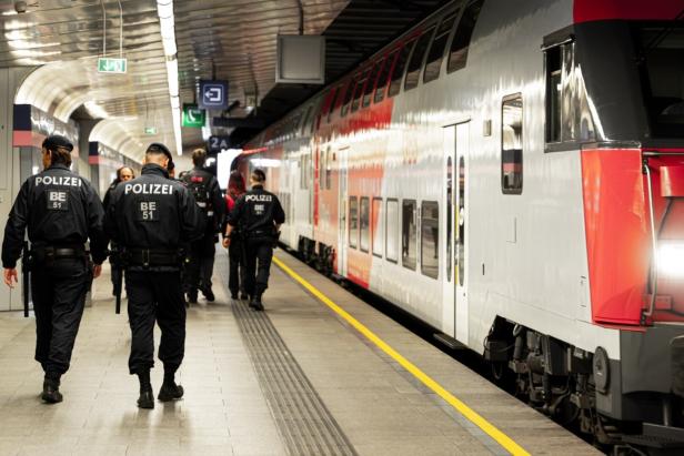 Warum die Wiener Polizei auf der Stammstrecke Fahrscheine kontrolliert