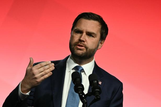 J.D. Vance April, April: Die besten Aprilscherze von Stars & Prominenten
