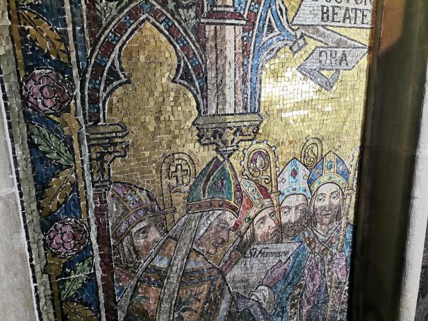 Linzer Mariendom: Neuer Glanz im historischen Kapellenkranz