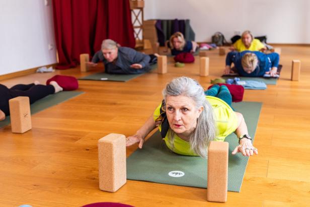 Yoga: Was sich im Alter aus der meditativen Praxis schöpfen lässt