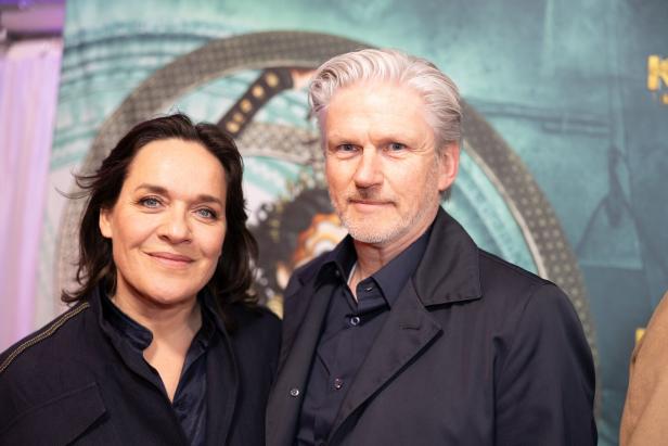 Cirque du Soleil entführte  die Promis in eine Traumwelt