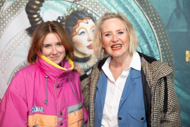 Cirque du Soleil entführte  die Promis in eine Traumwelt