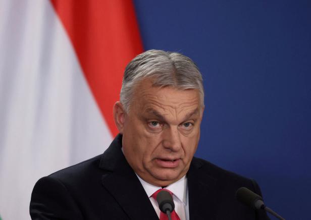 FILE PHOTO: Hungarian PM Orban Ungarn will Doppelstaatsbürgern den Pass entziehen können