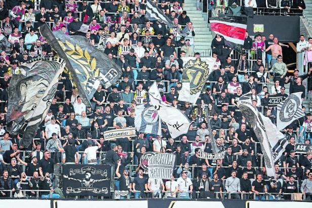 FUSSBALL: ADMIRAL BUNDESLIGA/ 21. RUNDE: LASK LINZ - WSG SWAROVSKI TIROL Showdown für den LASK und Blau-Weiß