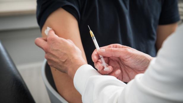 Bei einer spezifischen Immuntherapie wird das Allergen in kleinen Dosen verabreicht