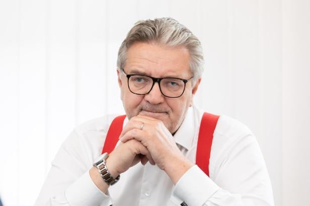 Peter Hacker,Wolfgang Hattmannsdorfer