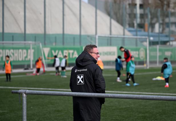 ÖFB TRAINING: RANGNICK Hacker-Provokation gegen ÖFB-Teamchef Rangnick zeigt: Wir sind kein Sportland