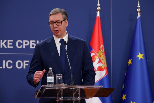 Massenproteste in Serbien: "Vučićs Machtpyramide bröckelt"