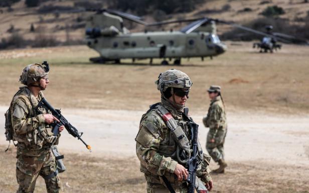Military exercise Allied Spirit 25 held in Hohenfels Trump setzt auf Härte: Wie der Präsident Amerikas Soft Power untergräbt