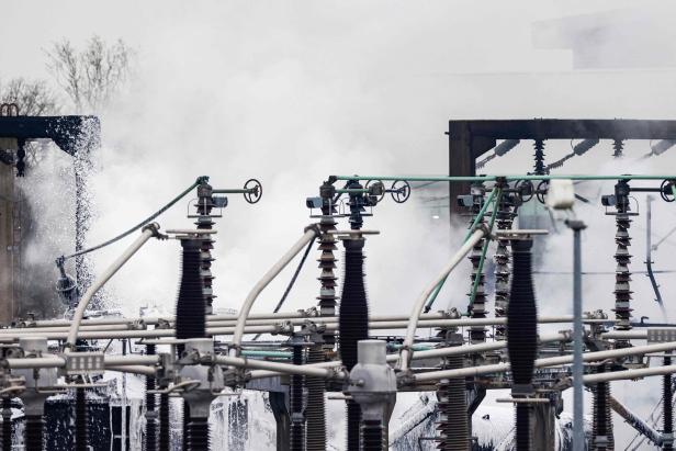 London Heathrow: Europas größter Flughafen nach Großbrand lahmgelegt