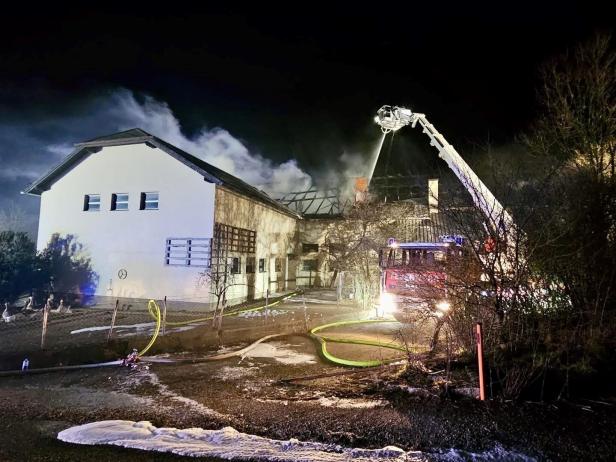 160 Feuerwehrleute waren im Bezirk Amstetten im Löscheinsatz