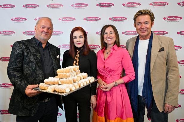 Priscilla Presley spricht über ihre Zeit mit Elvis und den Tod von Richard Lugner