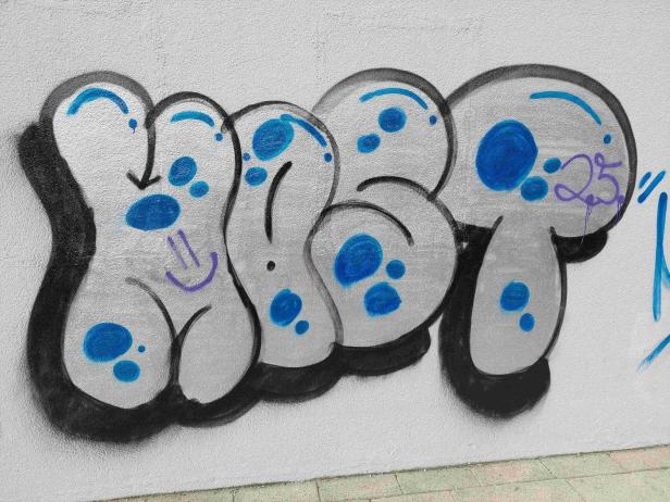 "Massive Sachbeschädigungen": Polizei sucht Graffiti-Sprayer in Purkersdorf