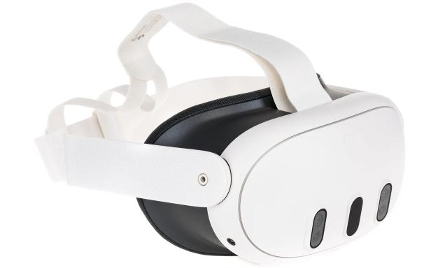 Ein weißes VR-Headset mit weißen Riemen vor einem weißen Hintergrund.