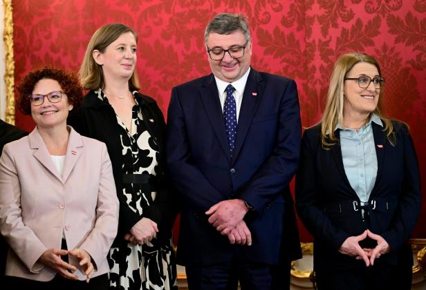 Staatssekretäre: Elisabeth Zehetner, Barbara Eibinger-Miedl, Jörg Leichtfried, Ulrike Königsberger-Ludwig ANGELOBUNG DER NEUEN BUNDESREGIERUNG